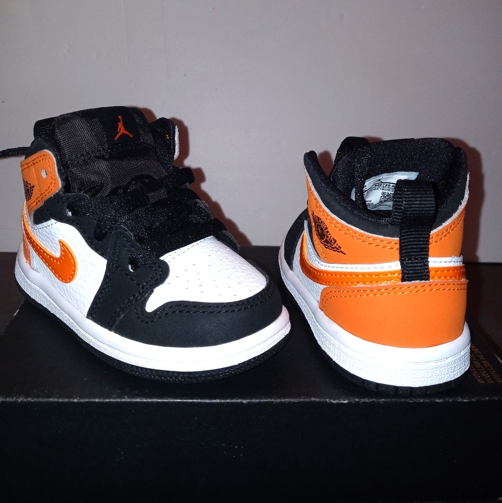 Jordan 1 Mid